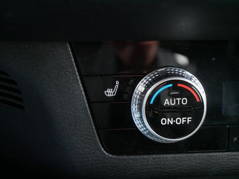 Used 2022 Mitsubishi Outlander SE AWD/4WD image 22