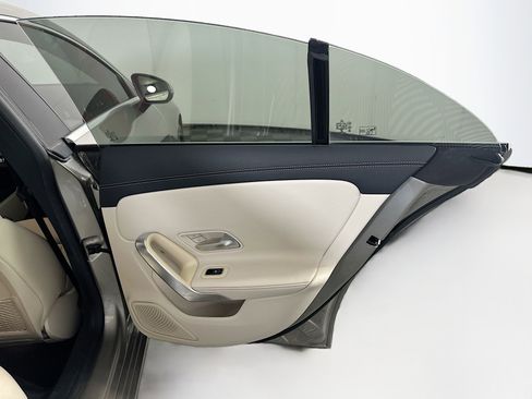Used 2020 Mercedes-Benz CLA 250 image 31