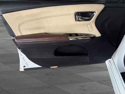 Used 2013 Toyota Avalon Limited FWD image 8