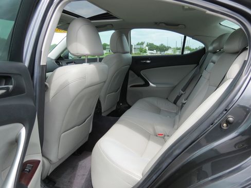 Used 2007 Lexus IS 250 image 24