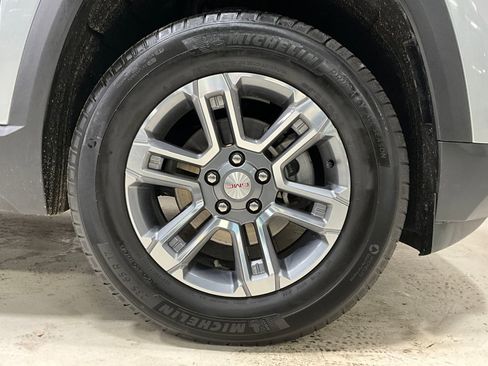 Used 2025 GMC Terrain Elevation image 11