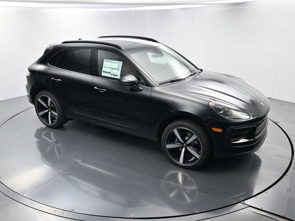 Certified 2026 Porsche Macan AWD/4WD image 39