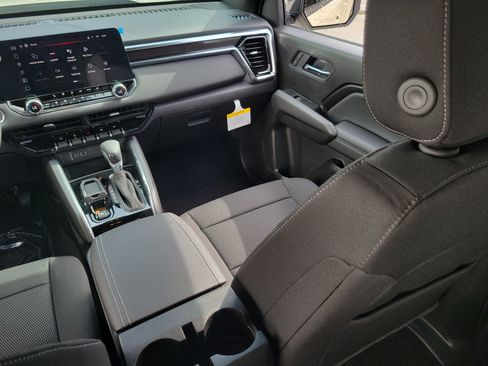 New 2026 GMC Canyon Elevation w/ Convenience Package RWD image 16