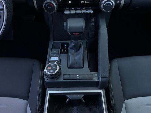 Used 2025 Toyota Tacoma TRD Off-Road image 13