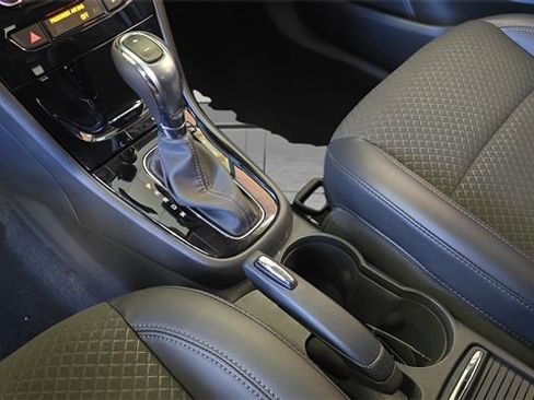 Used 2022 Buick Encore Preferred image 22