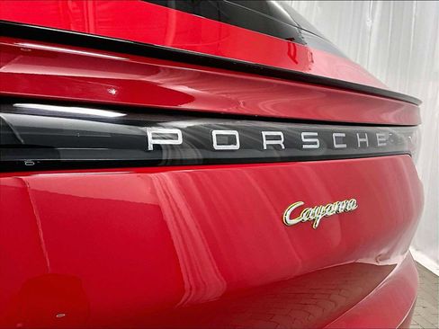 Used 2021 Porsche Cayenne E-Hybrid image 34