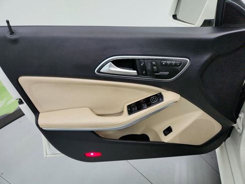 Used 2015 Mercedes-Benz CLA 250 image 21