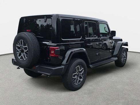 New 2025 Jeep Wrangler Unlimited Sahara AWD/4WD image 5