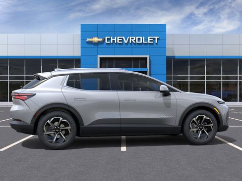 New 2026 Chevrolet Equinox EV LT FWD image 5