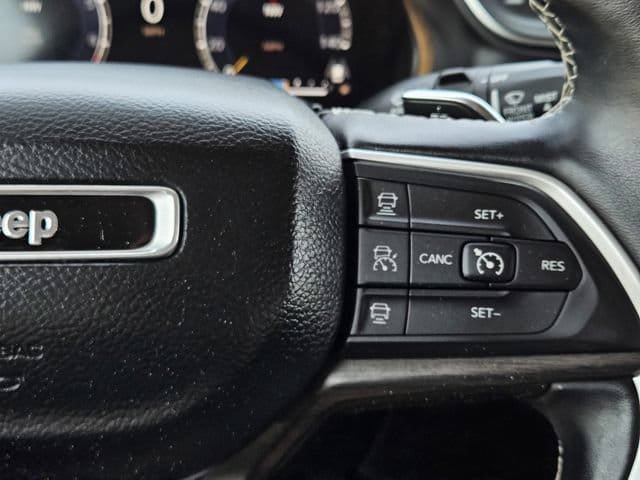 Used 2022 Jeep Grand Cherokee Limited AWD/4WD image 30