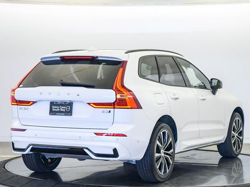 Certified 2025 Volvo XC60 B5 Plus AWD/4WD image 5