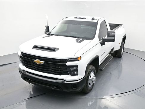 Used 2025 Chevrolet Silverado 3500 W/T image 16
