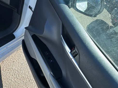 Used 2018 Toyota Camry LE image 26