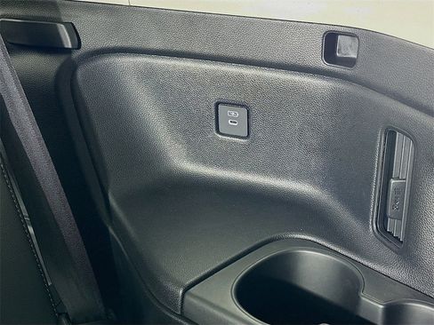 Certified 2025 Honda Pilot Touring image 30