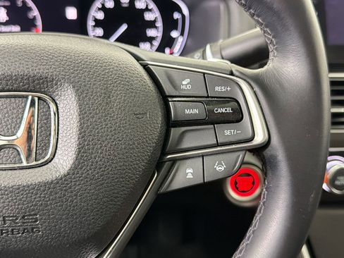 Used 2018 Honda Accord Touring image 27