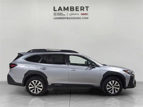 Used 2023 Subaru Outback Premium image 6