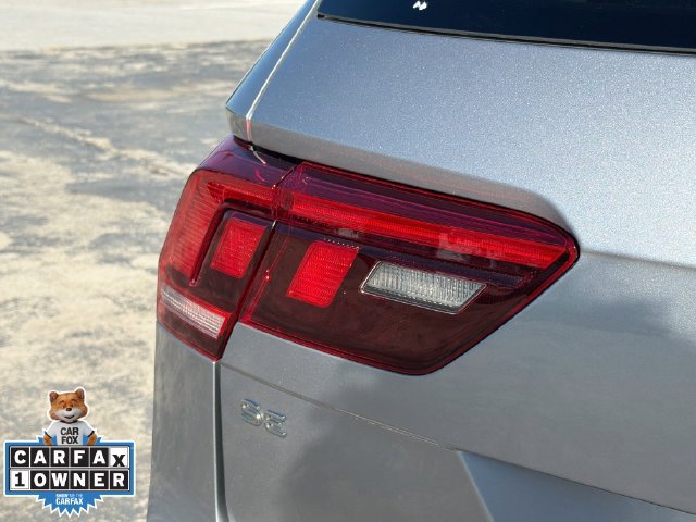 Used 2023 Volkswagen Tiguan SE w/ Panoramic Sunroof Package FWD image 11