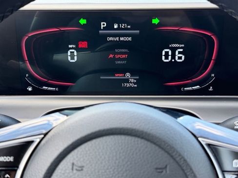 Used 2025 Kia Seltos S image 25