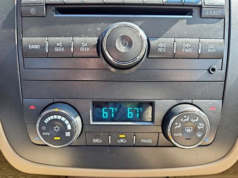 Used 2011 Buick Lucerne CXL w/ Driver Confidence Package image 35