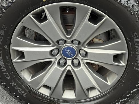 Used 2016 Ford F150 Lariat w/ Equipment Group 502A Luxury AWD/4WD image 11
