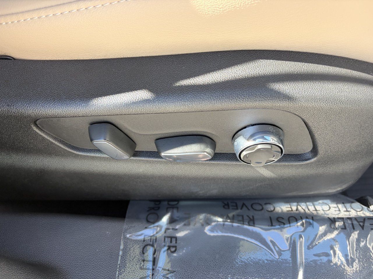 Certified 2025 Cadillac XT4 Premium Luxury FWD image 12
