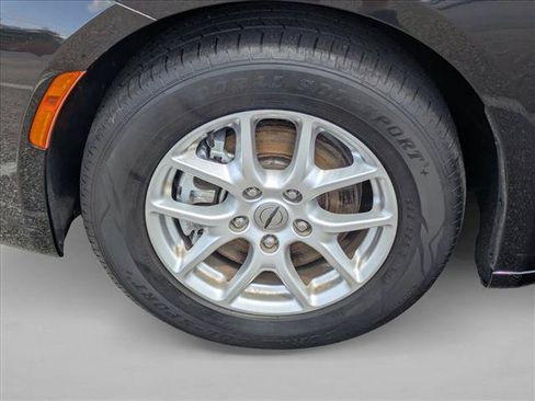 Used 2023 Chrysler Pacifica Touring-L FWD image 21
