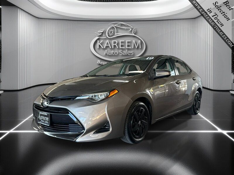 Used 2019 Toyota Corolla LE FWD image 1