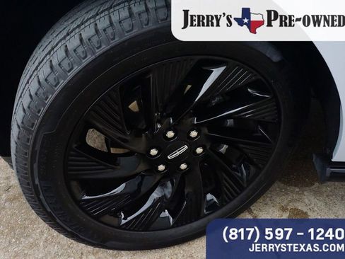 Used 2025 Lincoln Navigator L Black Label image 9