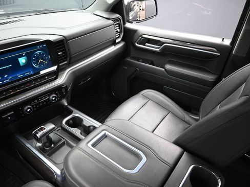 Used 2022 Chevrolet Silverado 1500 LTZ w/ LTZ Convenience Package II image 16