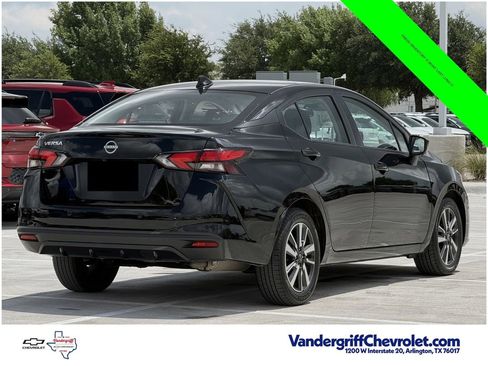 Used 2025 Nissan Versa SV FWD image 4