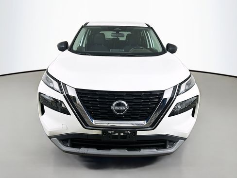 Used 2023 Nissan Rogue S image 2