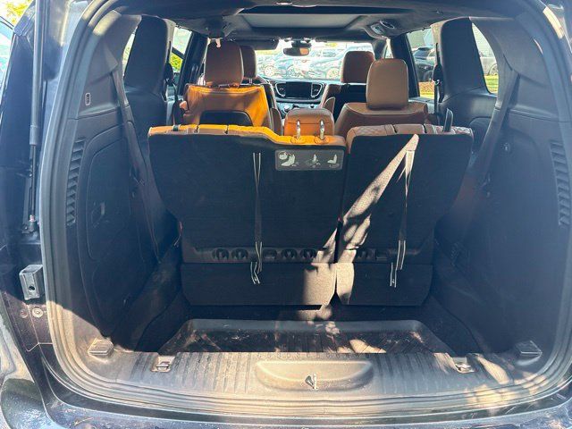 Used 2021 Chrysler Pacifica Pinnacle FWD image 10