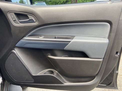 Used 2019 Chevrolet Colorado Z71 w/ Z71 Midnight Edition image 7