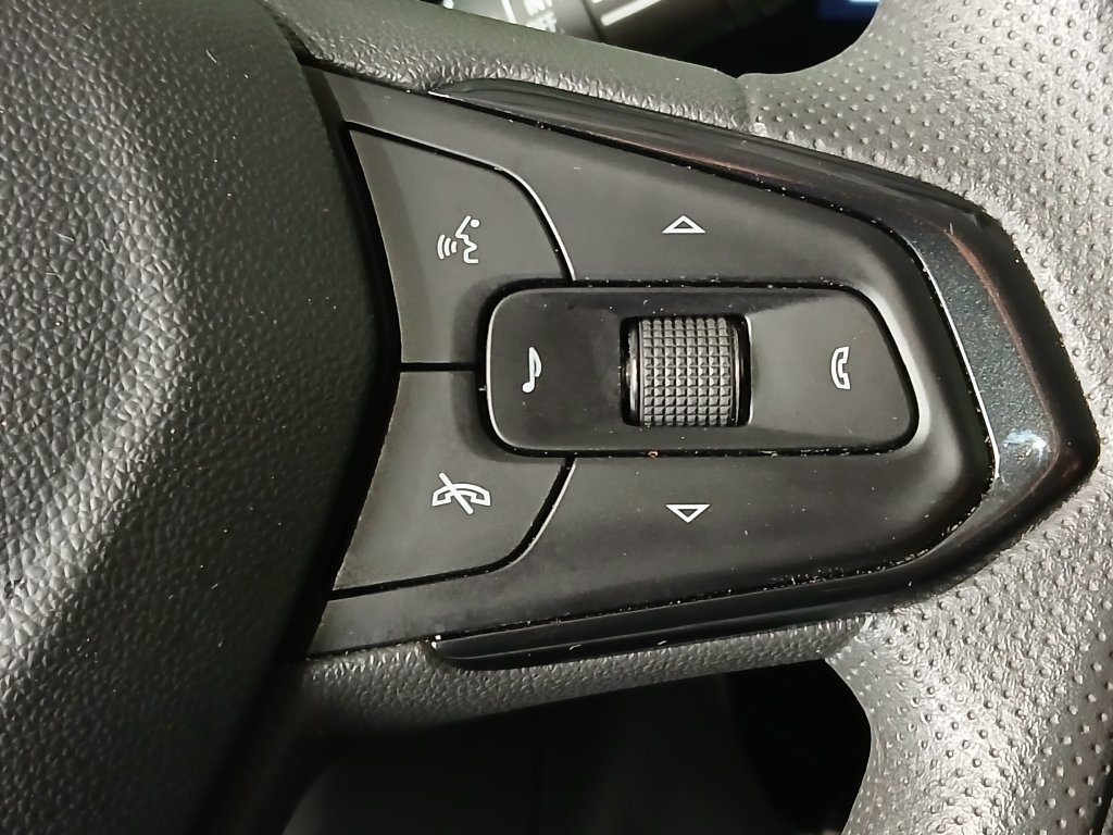 Used 2025 Chevrolet TrailBlazer LT AWD/4WD image 29