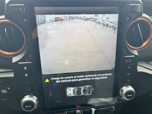 Used 2023 Jeep Gladiator Mojave w/ Cold Weather Group image 11