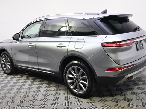 Used 2022 Lincoln Corsair AWD w/ Premium Package image 3