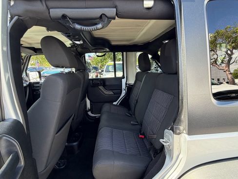 Used 2012 Jeep Wrangler Unlimited Sport AWD/4WD image 11