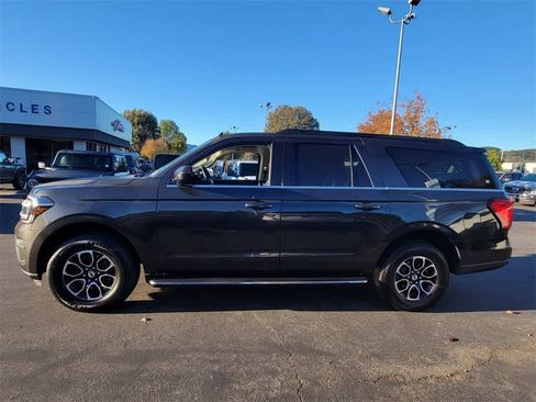 Certified 2022 Ford Expedition Max XLT image 2