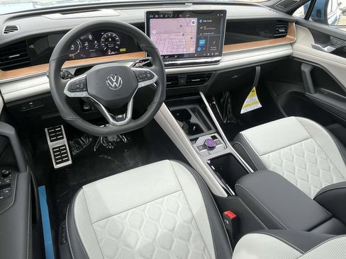 New 2026 Volkswagen Tiguan SEL R-Line AWD/4WD image 10