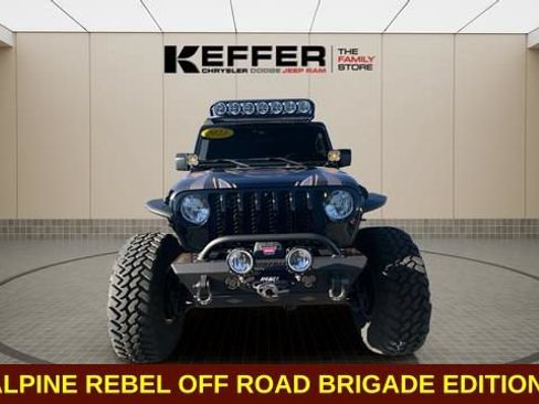 Used 2023 Jeep Gladiator Sport AWD/4WD image 9