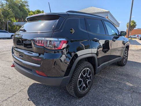 Used 2024 Jeep Compass Trailhawk AWD/4WD image 3