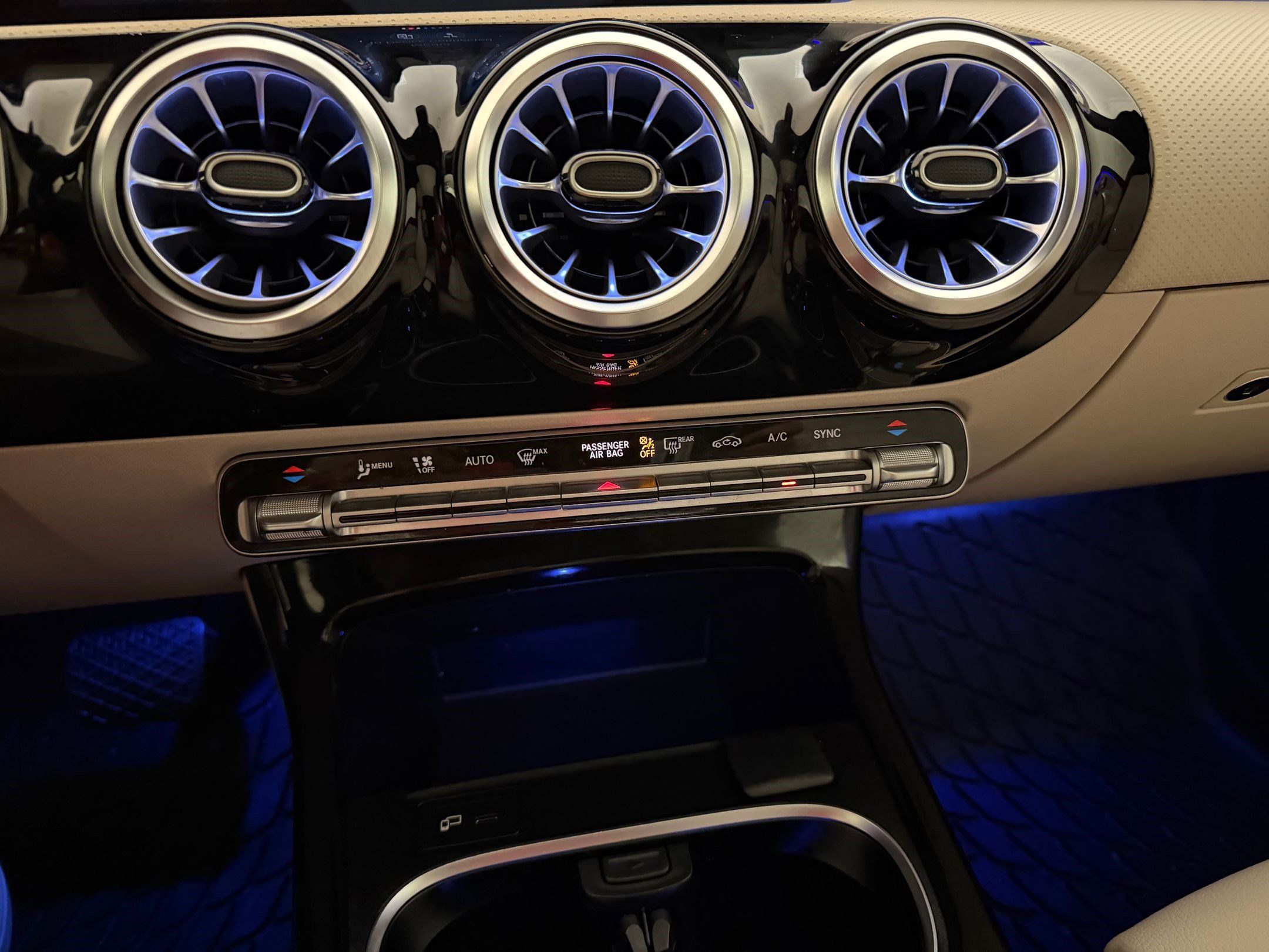 Used 2022 Mercedes-Benz CLA 250 4MATIC image 19