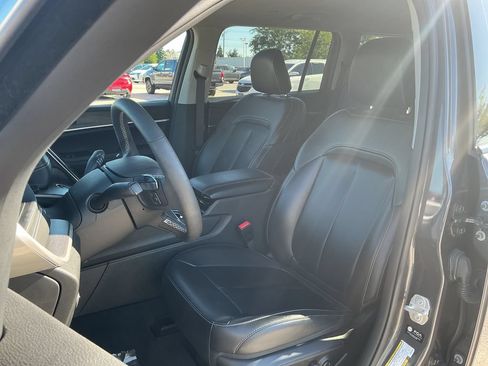 Certified 2023 Jeep Grand Cherokee L Limited AWD/4WD image 11