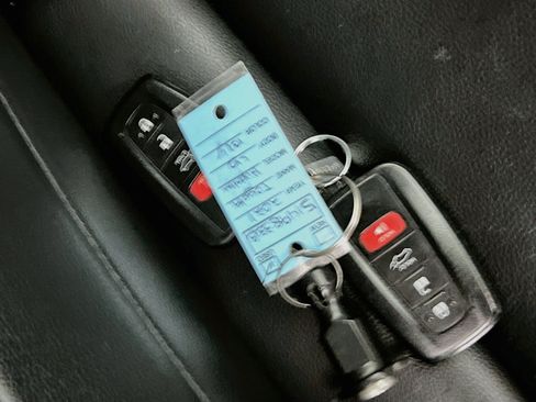 Used 2021 Toyota Highlander XLE FWD image 36