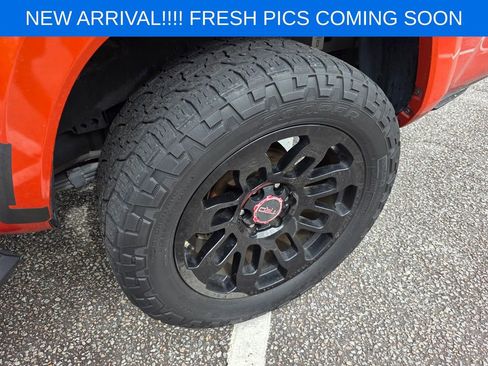 Used 2016 Toyota Tacoma TRD Sport w/ Premium & Technology Package RWD image 8