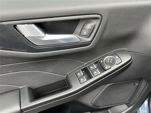 Used 2025 Ford Escape ST-Line Select w/ Class II Trailer Tow Package image 15