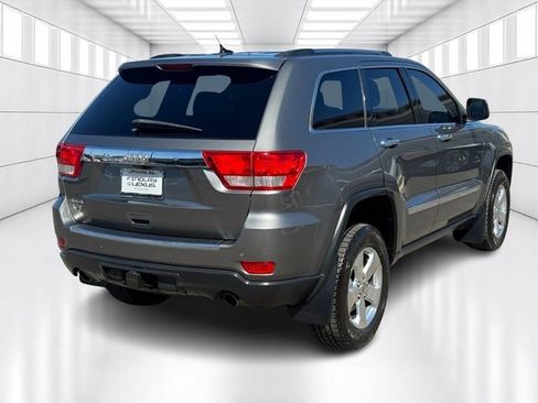 Used 2013 Jeep Grand Cherokee Overland Summit AWD/4WD image 5