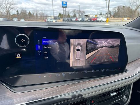 New 2026 Chevrolet Tahoe Premier w/ Sun And Tow Package AWD/4WD image 28