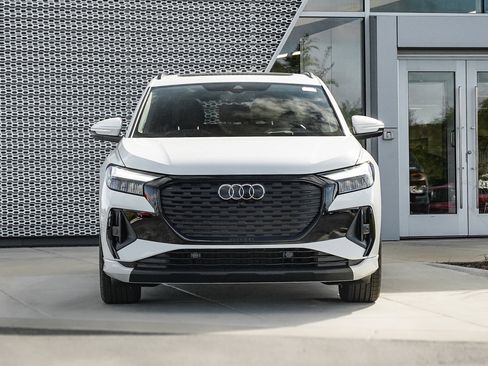 Certified 2024 Audi Q4 e-tron Premium Plus image 29