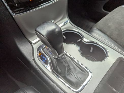 Used 2020 Jeep Grand Cherokee Altitude AWD/4WD image 24